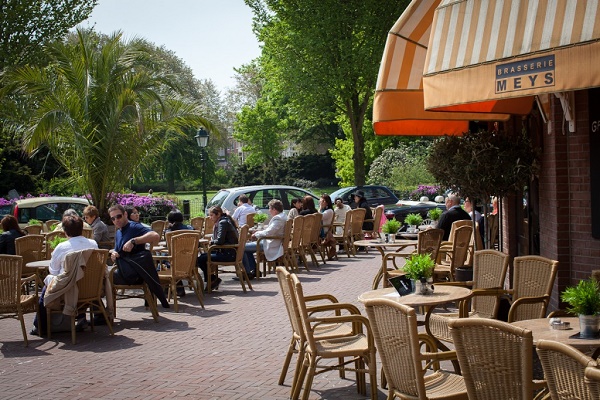 Terras den Haag, Meys